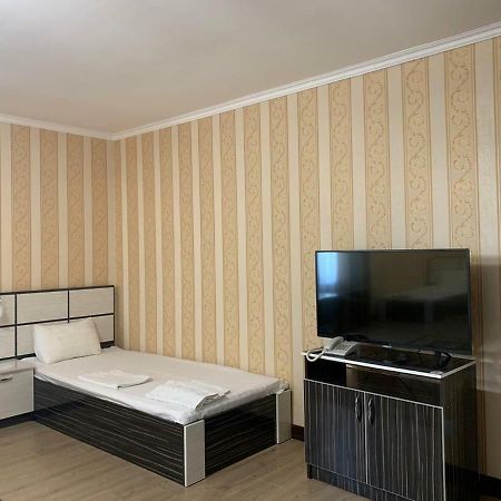 Hotel "Aishadeluxe" Taraz Ngoại thất bức ảnh