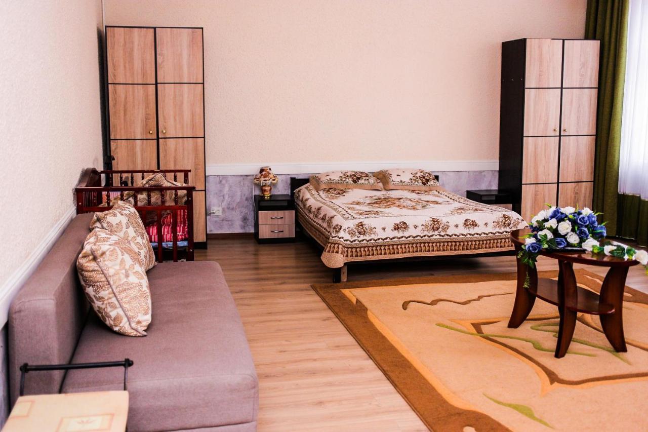Hotel "Aishadeluxe" Taraz Ngoại thất bức ảnh
