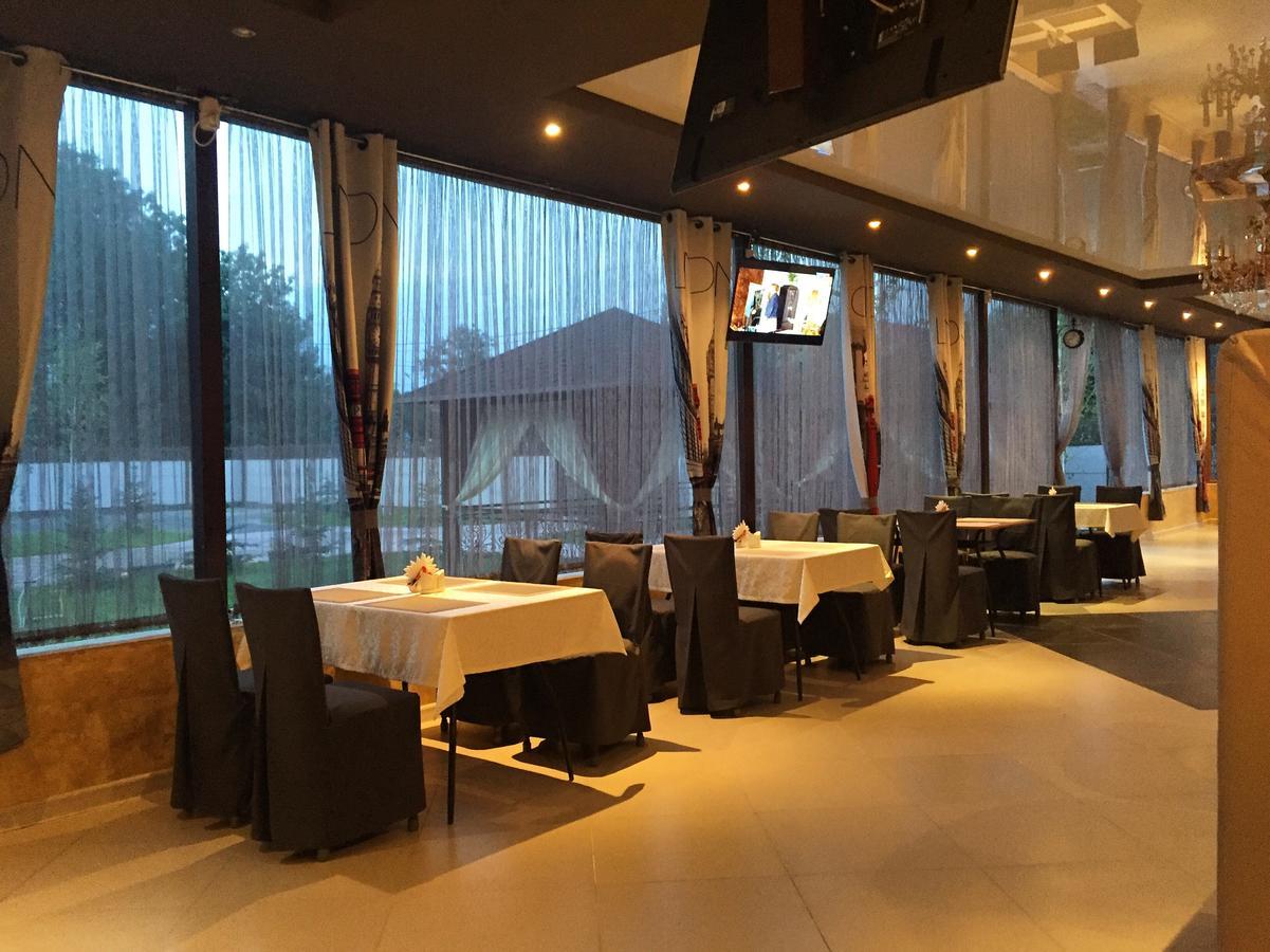 Hotel "Aishadeluxe" Taraz Ngoại thất bức ảnh
