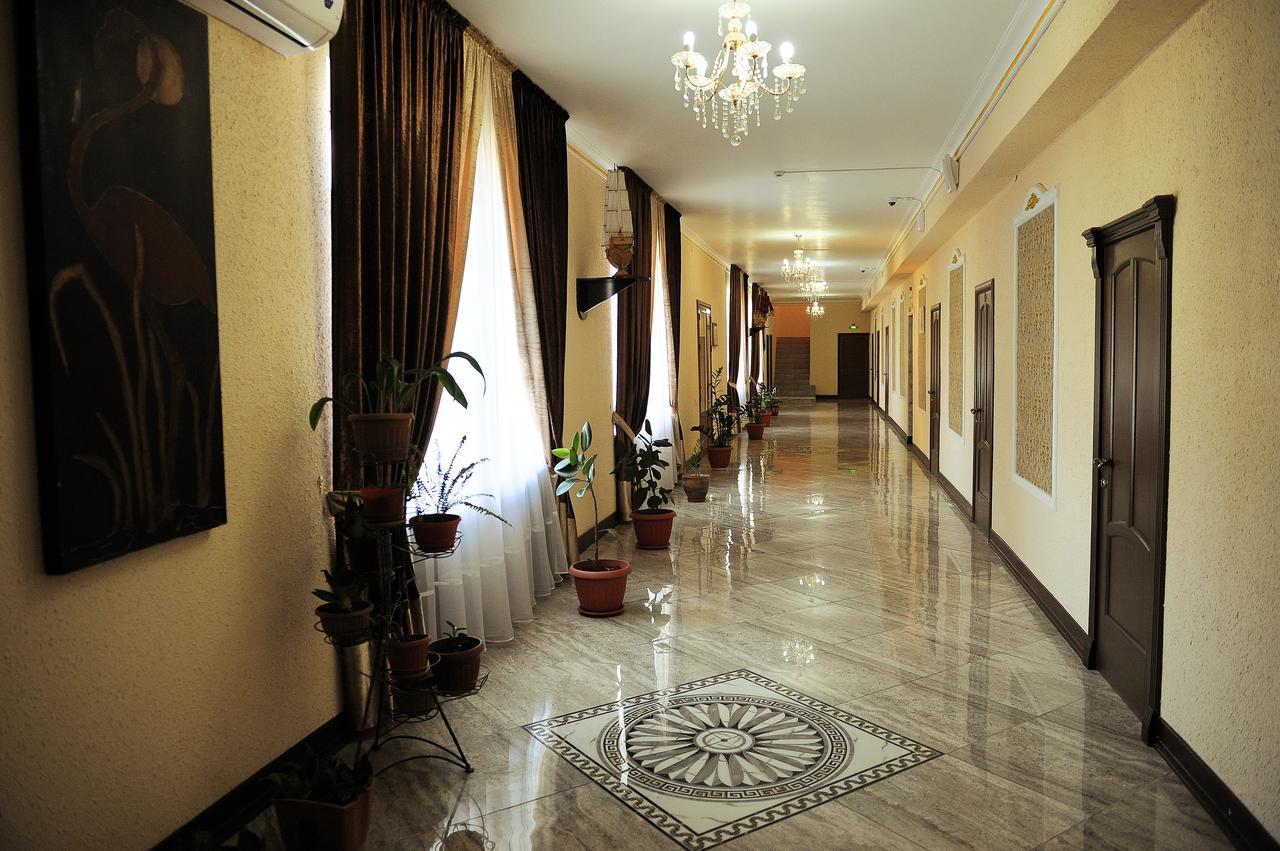 Hotel "Aishadeluxe" Taraz Ngoại thất bức ảnh