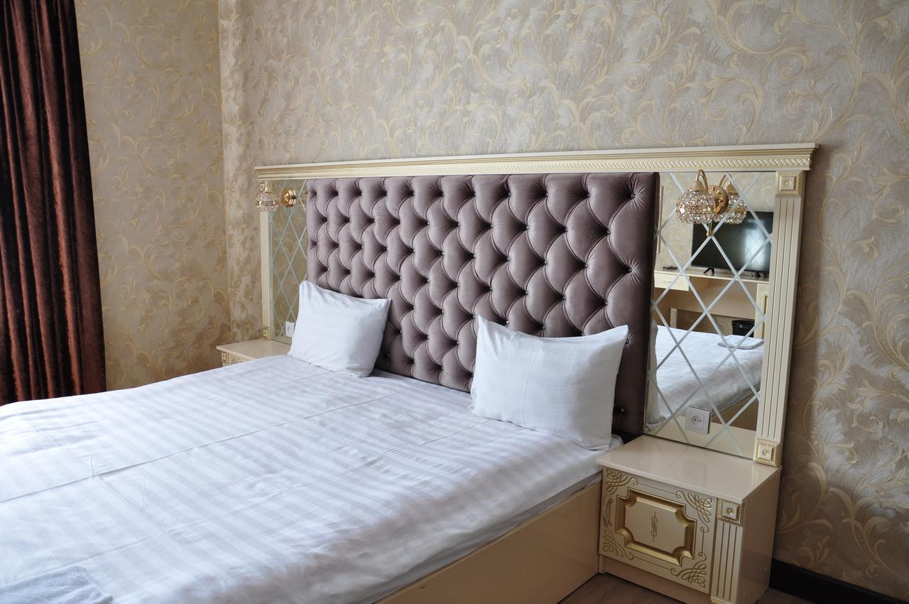 Hotel "Aishadeluxe" Taraz Ngoại thất bức ảnh