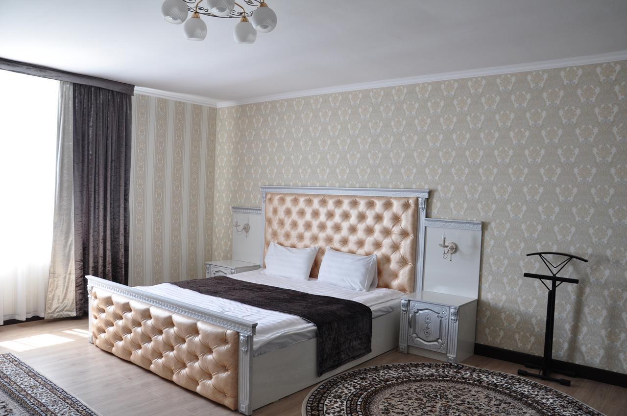 Hotel "Aishadeluxe" Taraz Ngoại thất bức ảnh