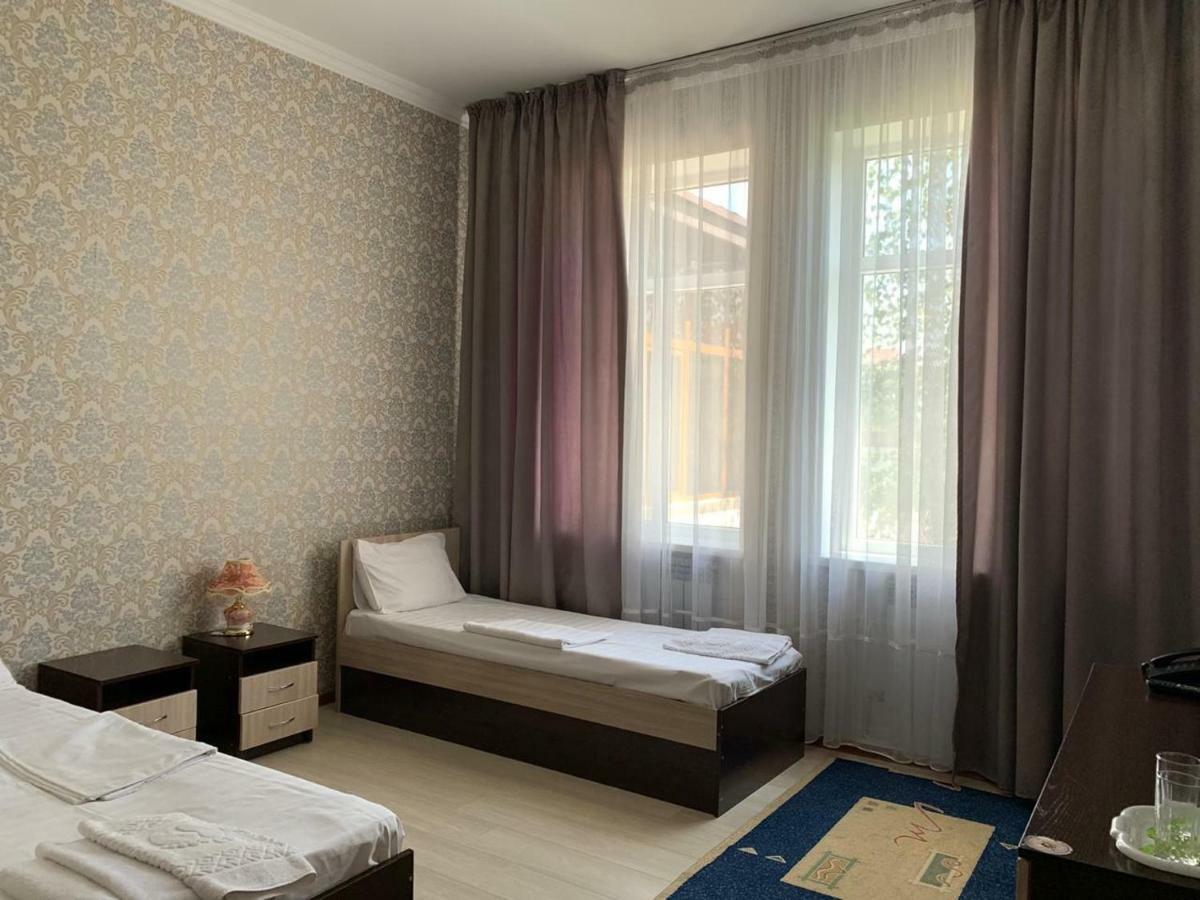 Hotel "Aishadeluxe" Taraz Ngoại thất bức ảnh