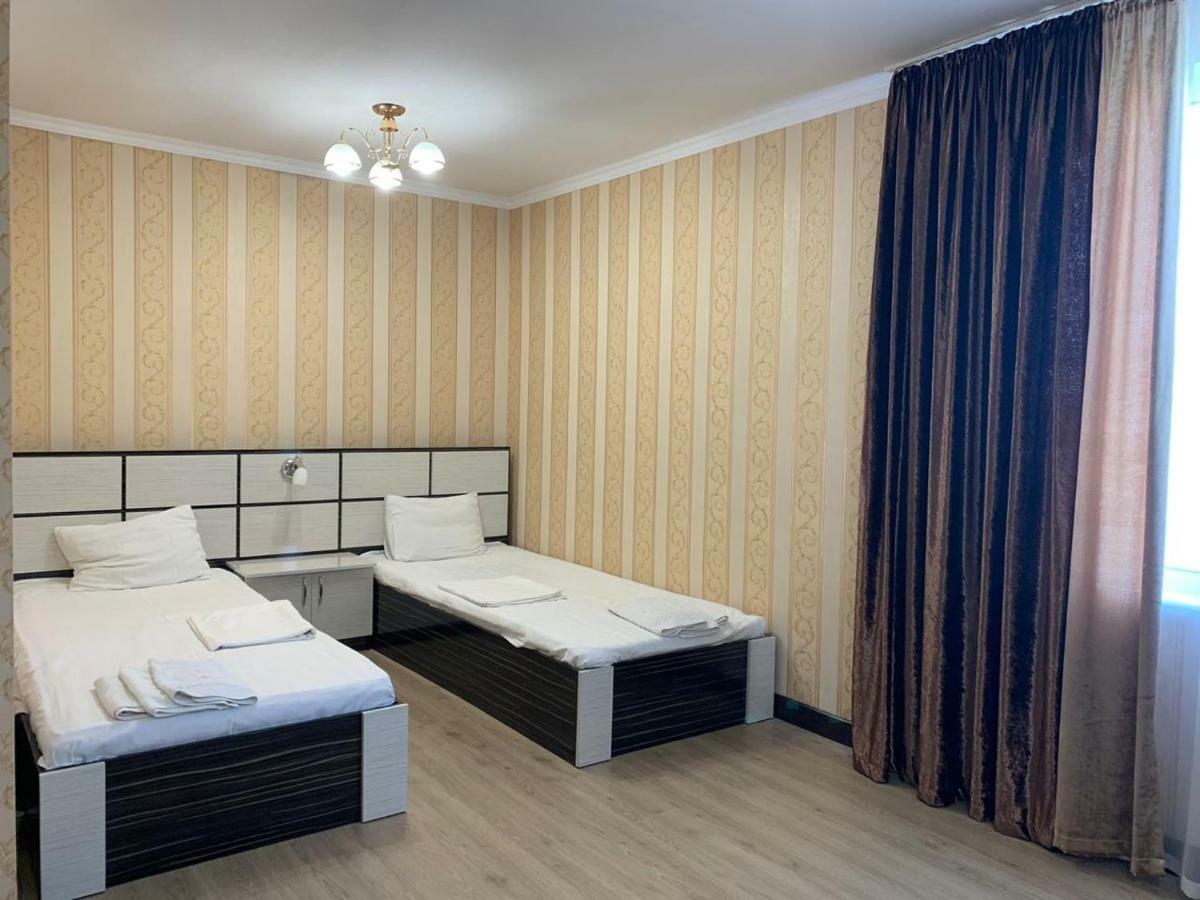 Hotel "Aishadeluxe" Taraz Ngoại thất bức ảnh